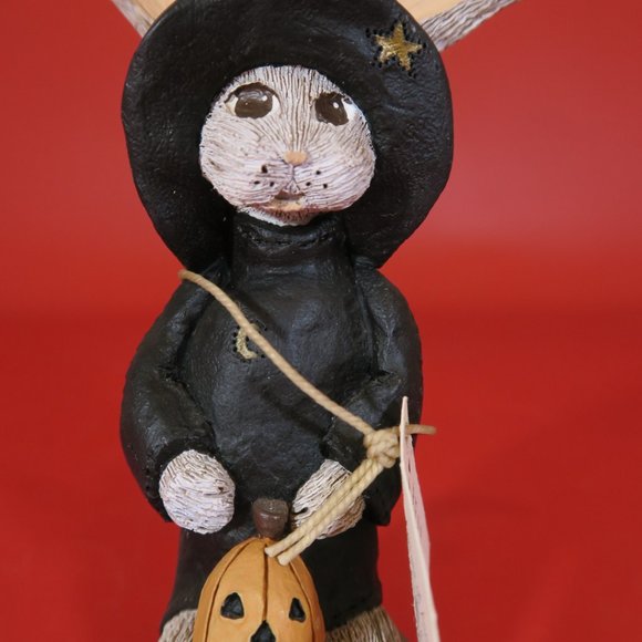 GAIL LAURA Roxanne Rabbit 1994 October Halloween Bear Calendar Figurine Signed - Picture 11 of 11